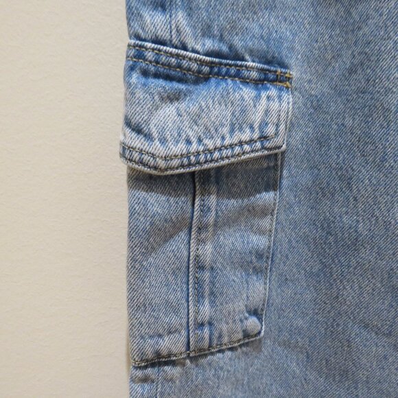OLD NAVY Extra High Rise Sky-Hi Wide Leg Secret Smooth Cargo Pocket Jeans Light - Picture 5 of 13